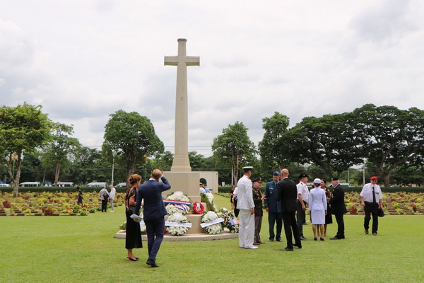 Herdenken en bijpraten op het Allied War Cemetery