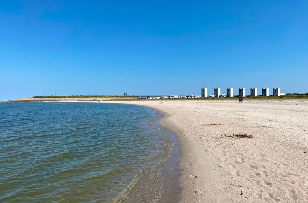 Nieuwe camperplaats Markermeer, voor strand en watersport liefhebbers