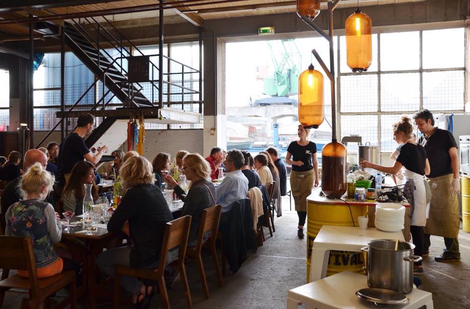 Restaurant Restwaardens tafelschikking sfeer