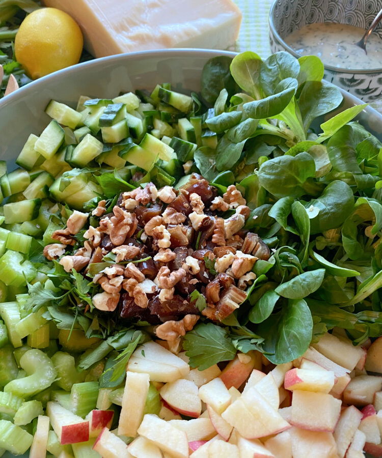 selderijsalade met dadel en walnoot
